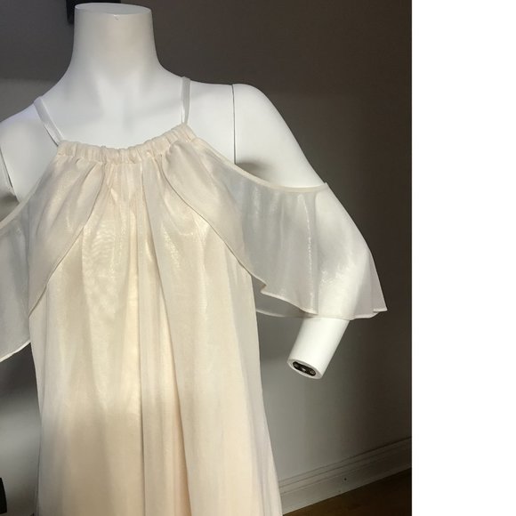 NWT Le Chateau PLUS SIZE Sheer Sparkly Chiffon Cold Shoulder Cut Out Ivory dress - Picture 3 of 6